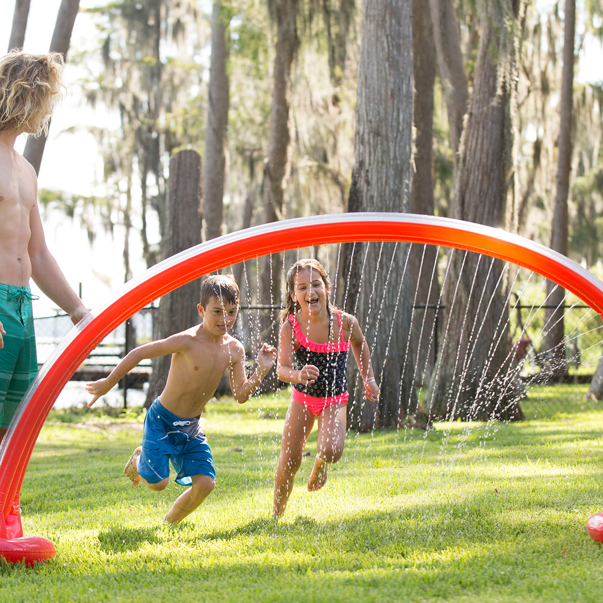Wham-O Inflatable Outdoor Water Giggle ‘N Splash Rainbow Arch Sprinkler (Used)