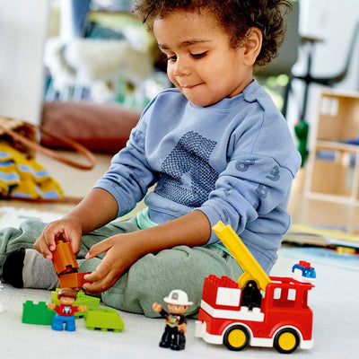 LEGO 10901 Duplo 21 Piece Fire Truck Building Kit with 2 Figures for Toddlers