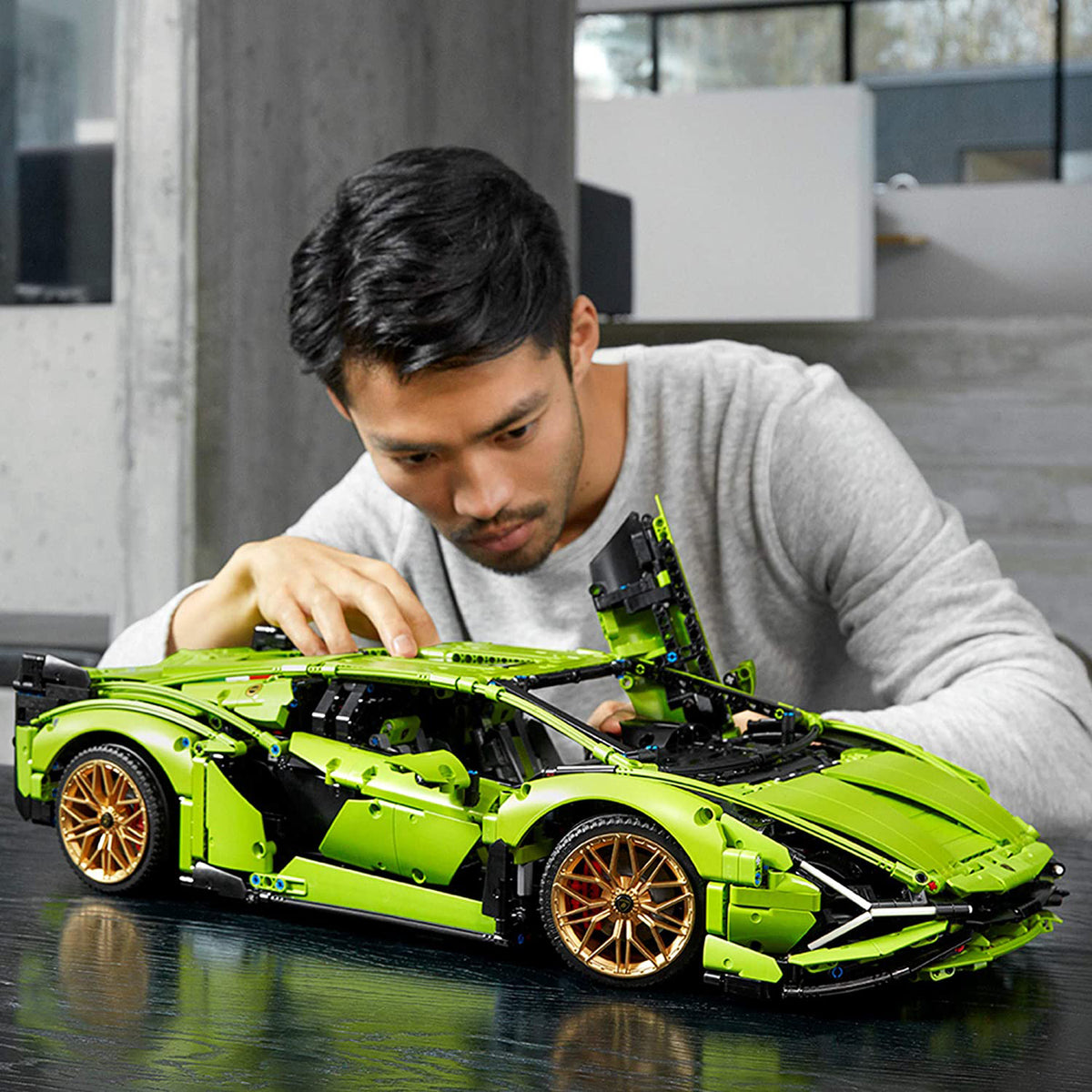 LEGO Technic Lamborghini Sian FKP 37 Model 3696 Piece Building Set(Open Box)