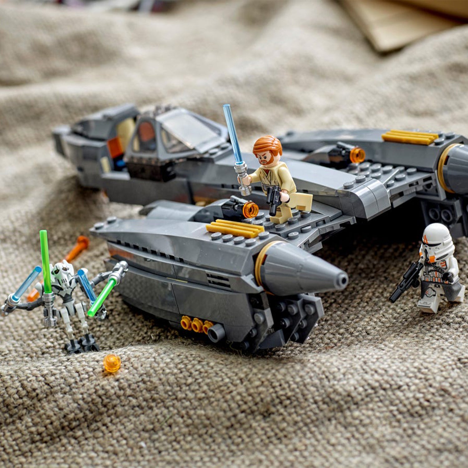 LEGO Star Wars 75286 General Grievous Starfighter Block Building Set w/ Obi Wan