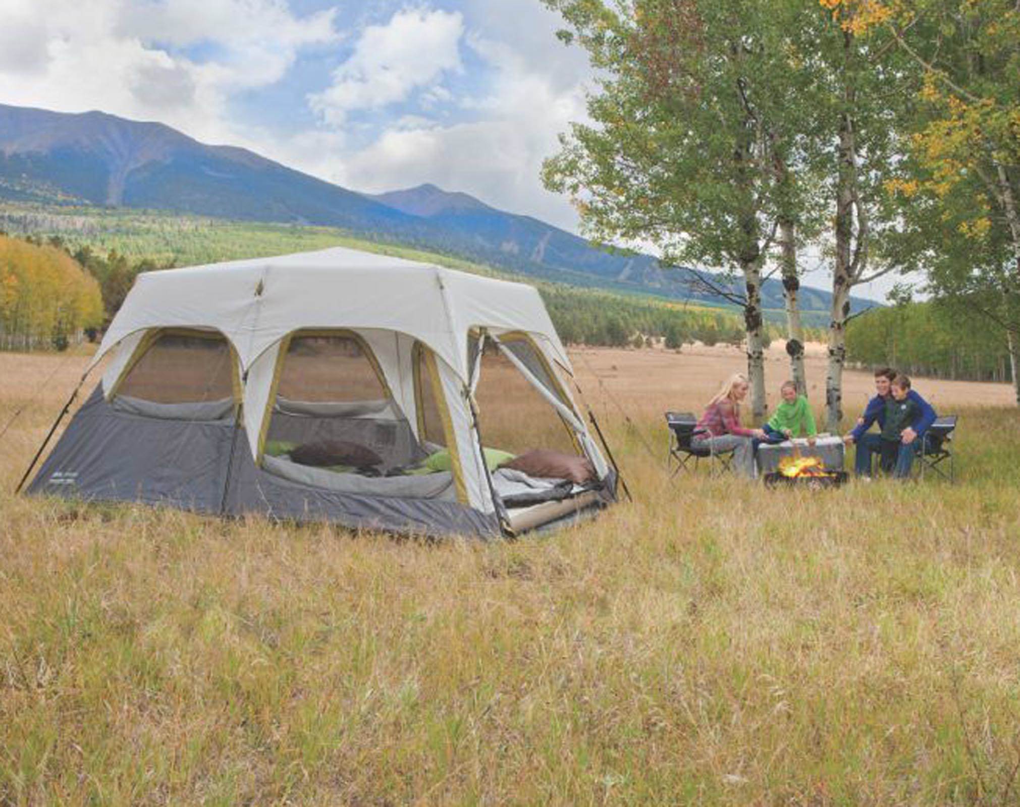 Coleman Signature 8 Person 2 Room Camping Instant Cabin Tent 14 x 8' (Open Box)