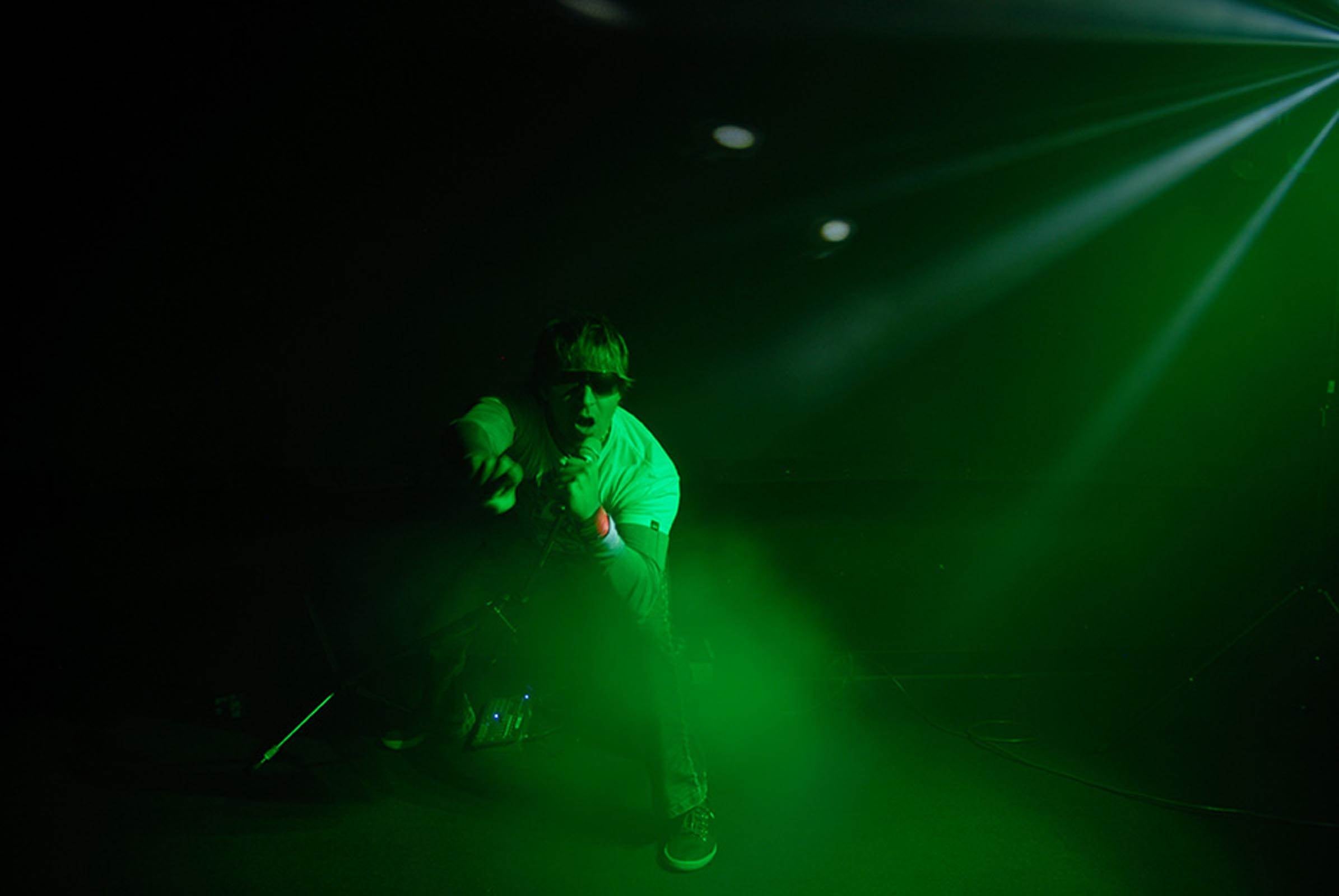 CHAUVET DJ Hurricane 1000 Pro Fog/Smoke Machine w/Wired & Wireless Remote (Used)