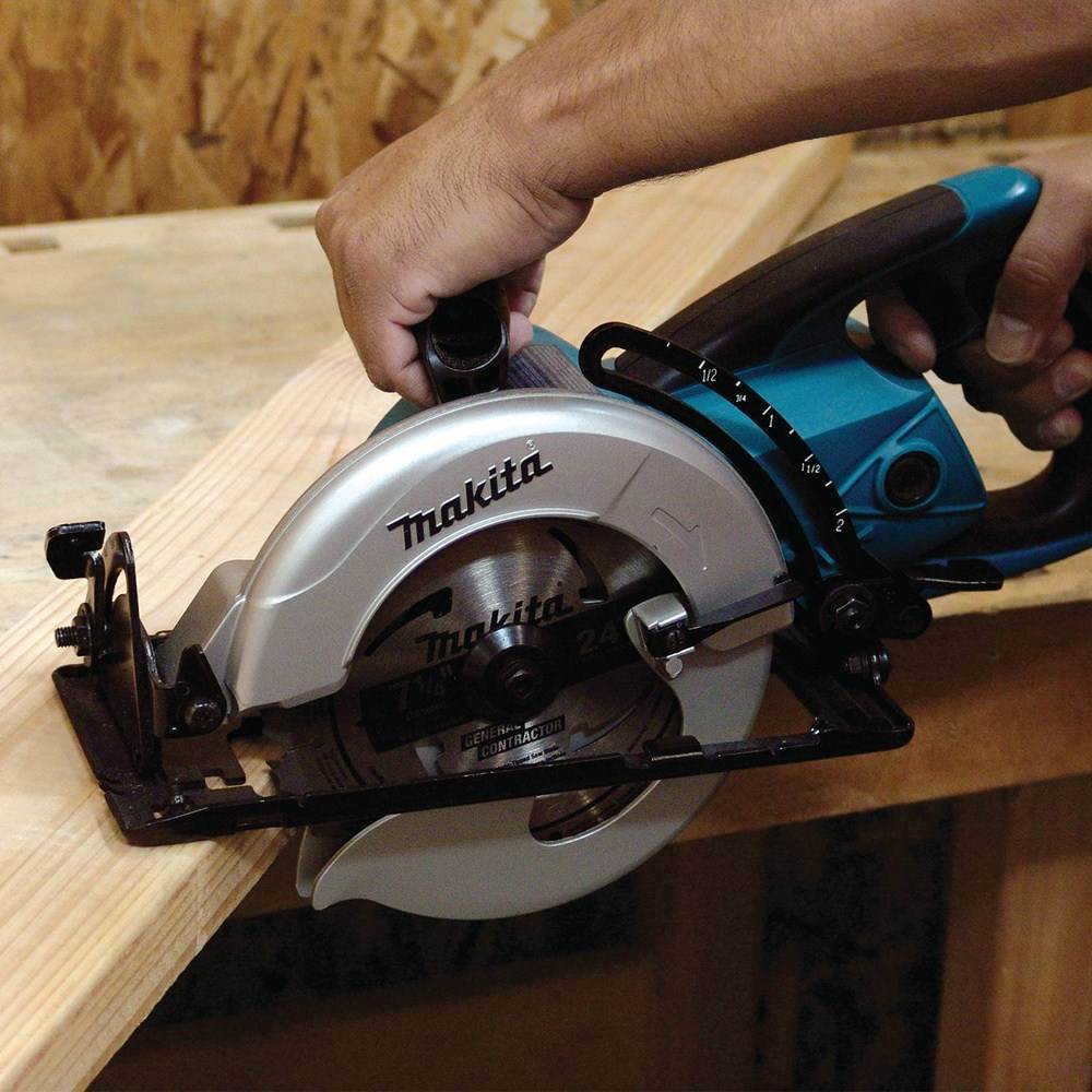 Makita Builders 15 Amp Electric 7-1/4" Hypoid Circular Saw w/Blade (Open Box)