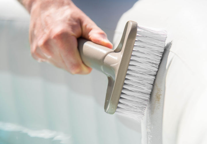 Intex PureSpa Hot Tub Accessory Kit with Brush, Skimmer, & Scrubber (Used) - VMInnovations