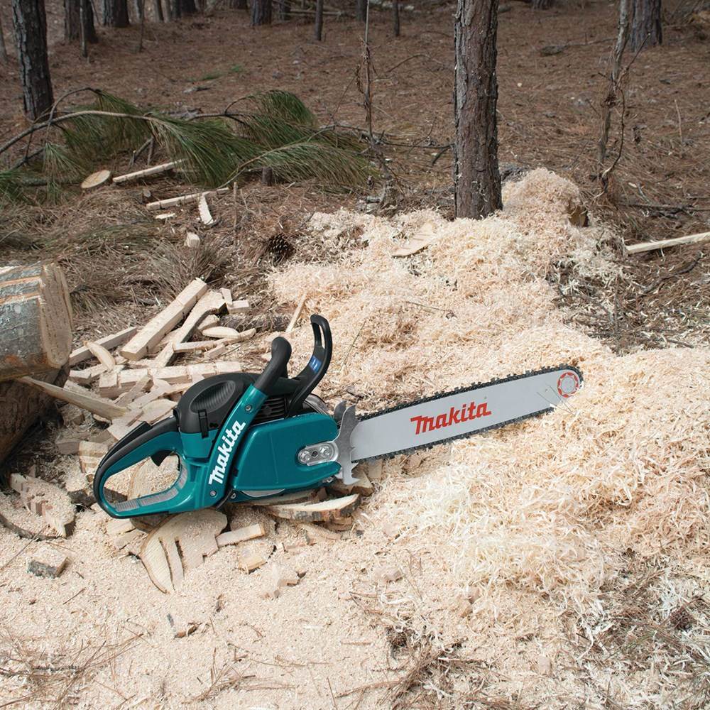 Makita Tools EA5000P53G 20" 50cc 3.9Hp Gas Powered Chain Saw (Open Box)