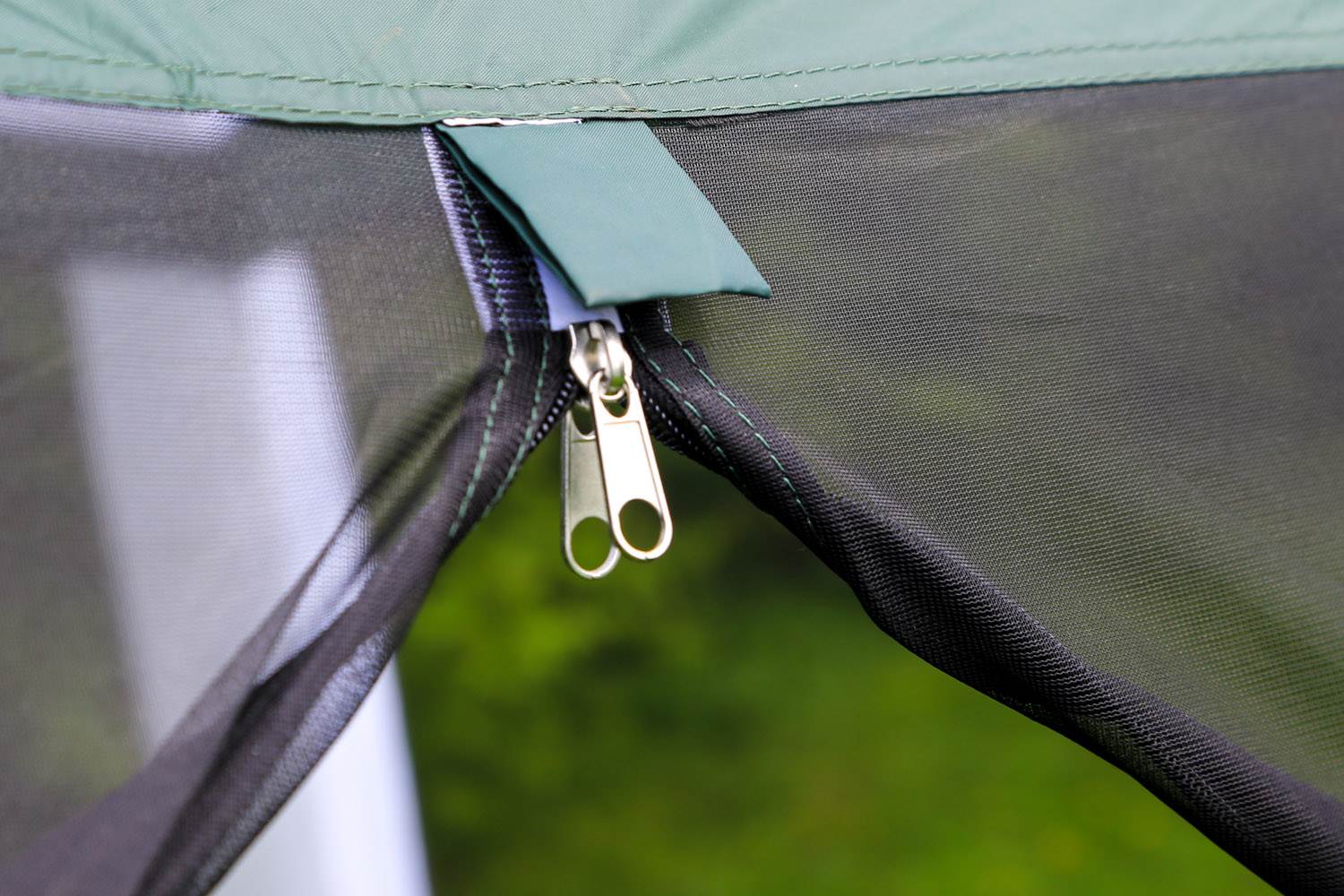 Tahoe Gear Pine Creek Screen House Outdoor Picnic Shelter (Open Box)