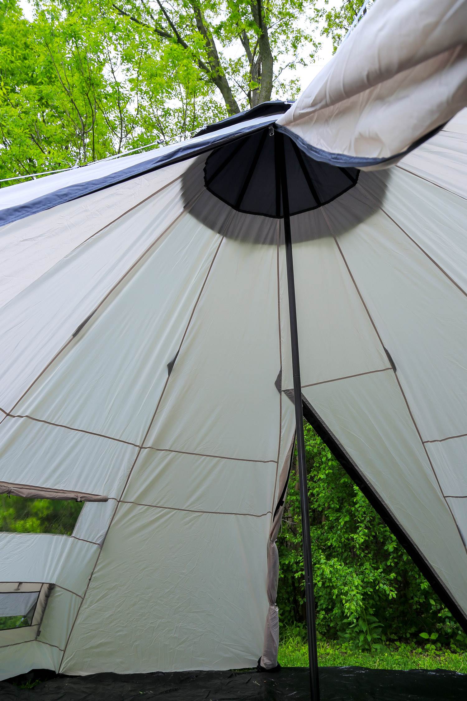 Tahoe Gear Bighorn XL 18' x 18' 12 Person Teepee Cone Shape Camping Tent