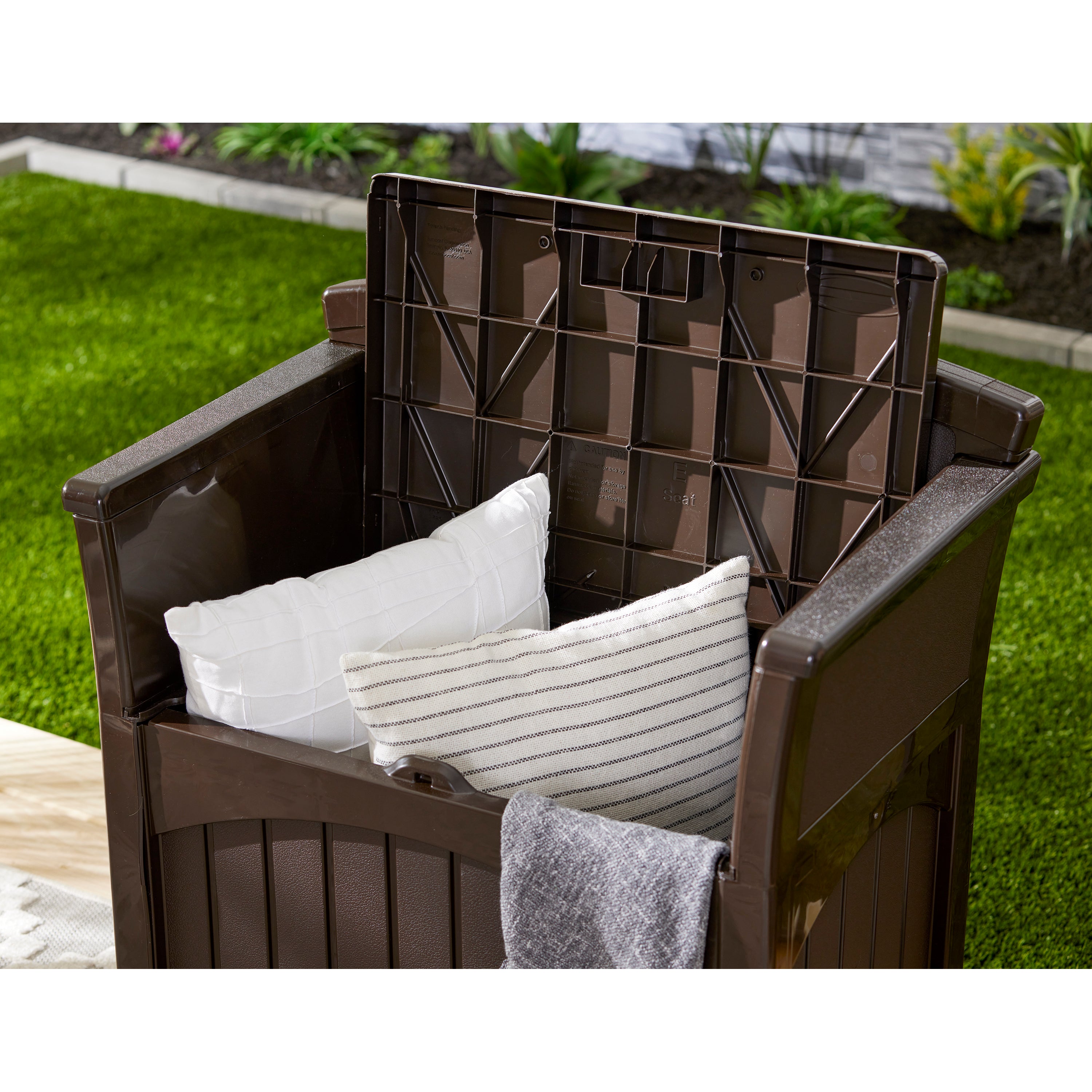 Suncast 31 Gallon Patio Seat Outdoor Storage and Bench Chair, Java (Used)