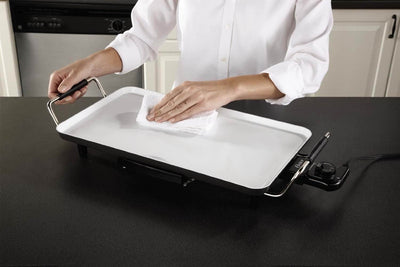 Oster DuraCeramic Griddle with Warming Tray, Black/ Créme (Open Box)