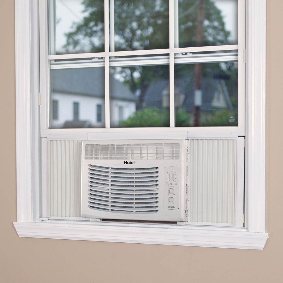 Haier HWF05XCL 5000 BTU 115V Window-Mounted Air Conditioner AC (Damaged)