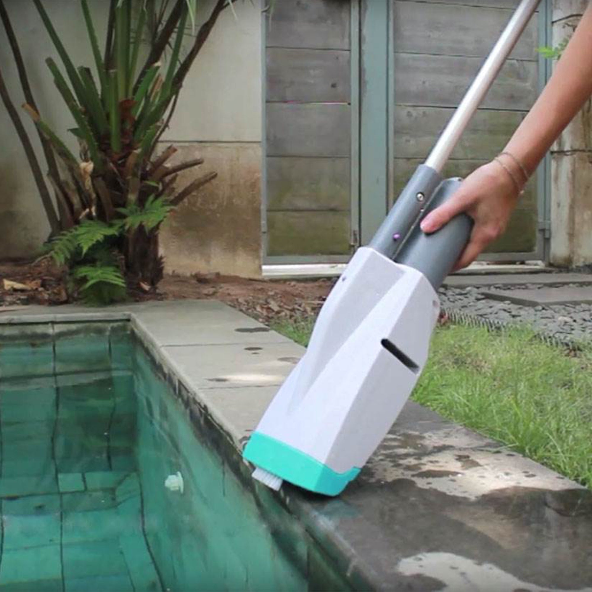 Intex 15ft x 42in Easy Set Pool with 1000 GPH Pump & Kokido Telsa 10 Pool Vacuum
