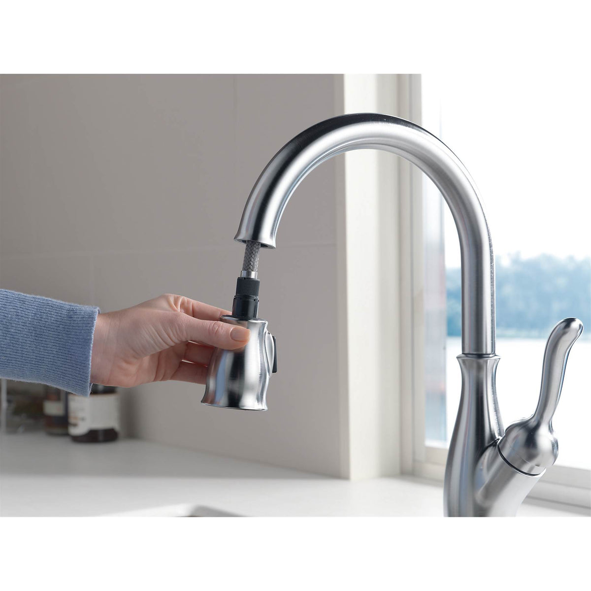 Delta Single Handle Pulldown Kitchen Sink Faucet, Arctic Stainless (Open Box)