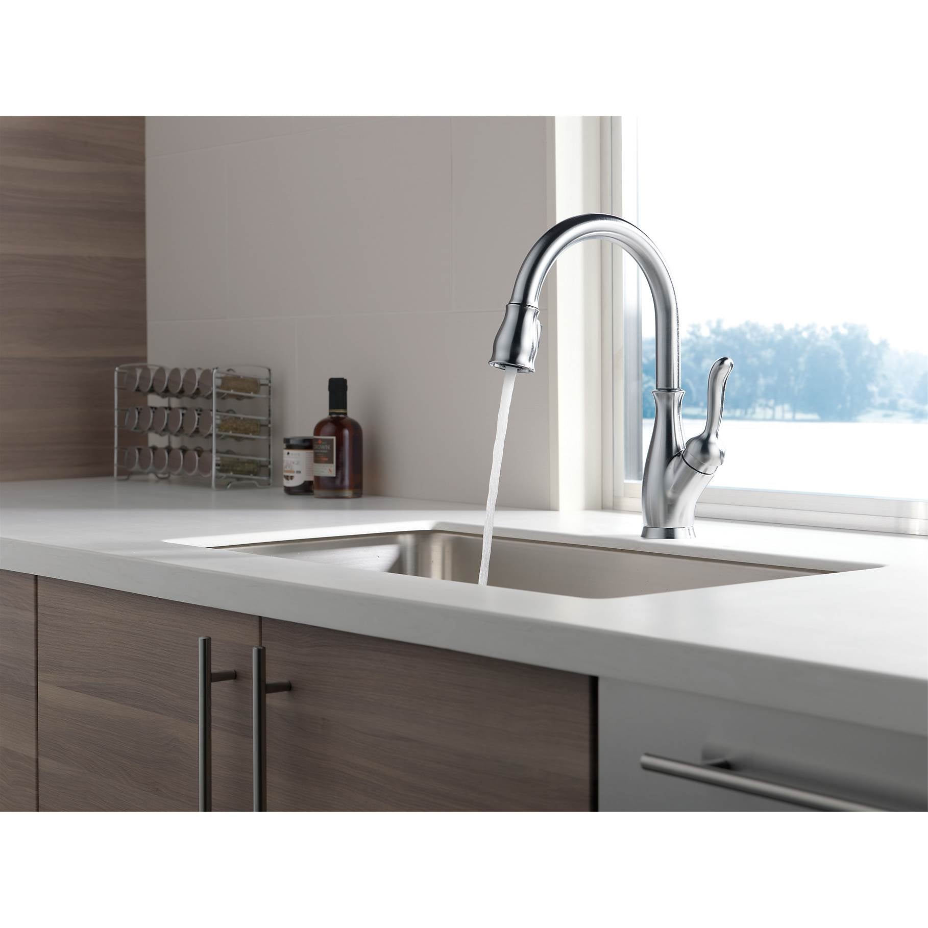 Delta Single Handle Pulldown Kitchen Sink Faucet, Arctic Stainless (Open Box)