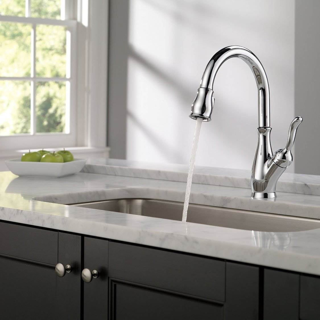 Delta Single Handle Pull-Down Leland Kitchen Sink Faucet, Chrome (Open Box)