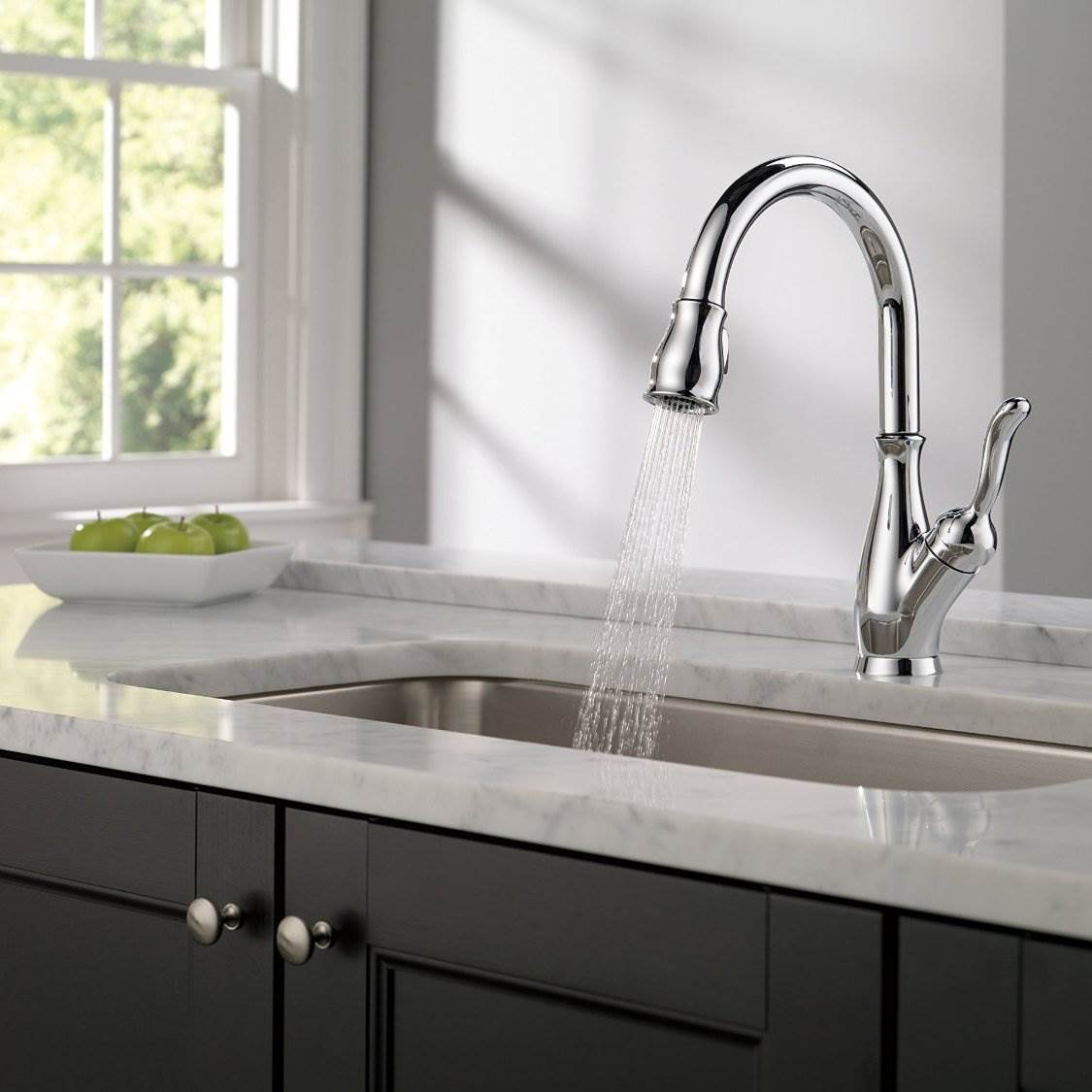 Delta Single Handle Pull-Down Leland Kitchen Sink Faucet, Chrome (Open Box)