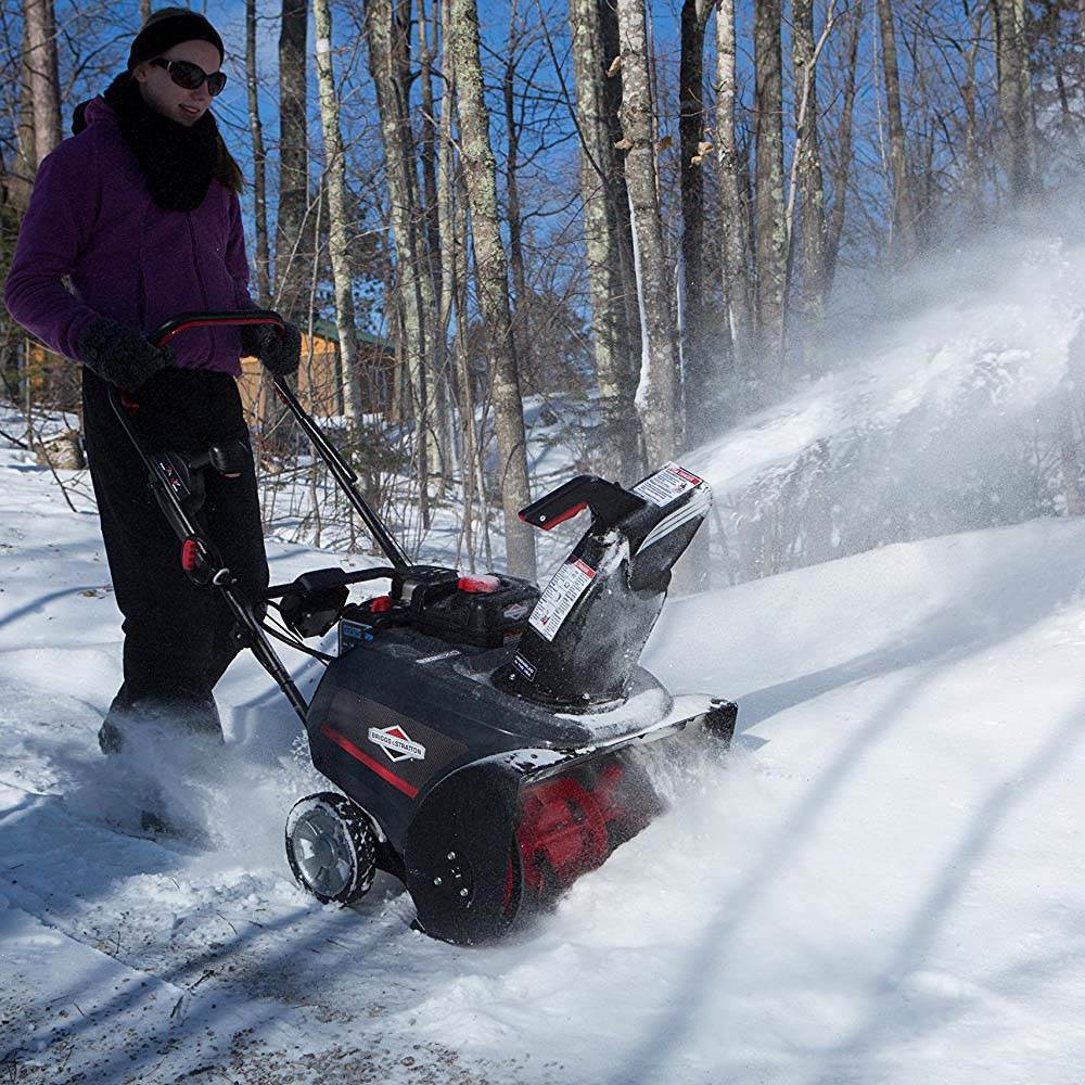 Briggs & Stratton 22" 205cc Electric Start Gas Snow Thrower (Damaged Chute)