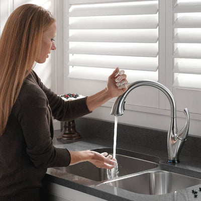 Delta Addison Single Handle Kitchen Faucet, Arctic Stainless (Open Box)