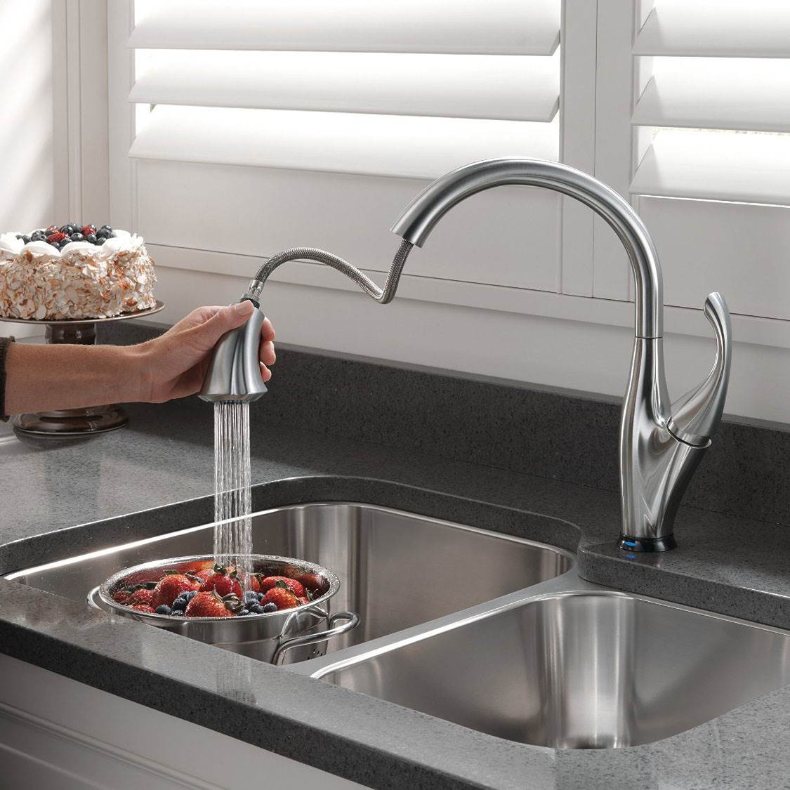 Delta Addison Single Handle Kitchen Faucet, Arctic Stainless (Open Box)