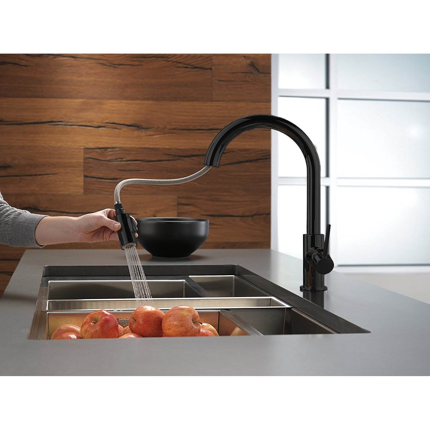 Delta Faucets Trinsic 1 Handle Kitchen Sink Faucet, Matte Black (Used)