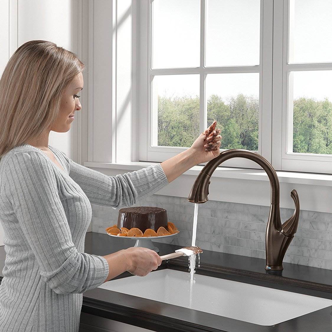 Delta Addison Single Handle Kitchen Faucet, Venetian Bronze (Open Box)