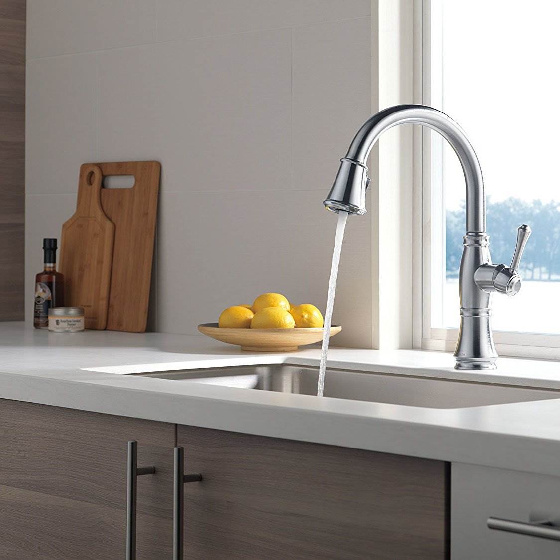 Delta Faucets Cassidy Single Handle Kitchen Faucet, Arctic Stainless (Used)