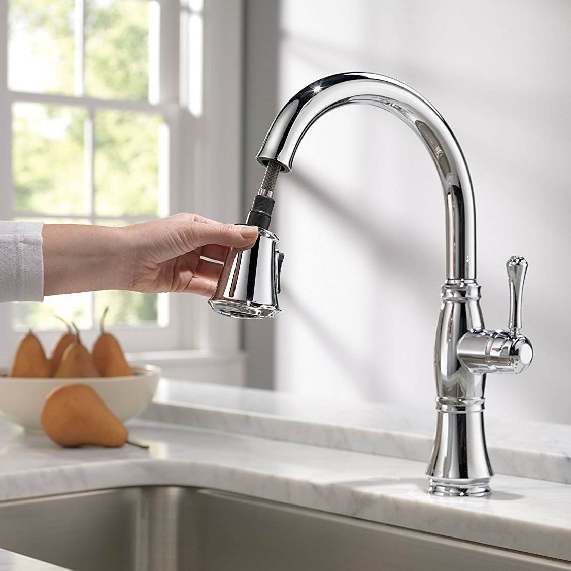 Delta Faucets Cassidy Single Handle Kitchen Faucet, Polished Chrome (Open Box)