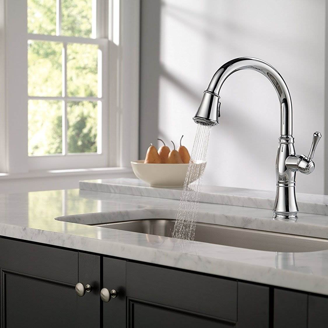 Delta Faucets Cassidy Single Handle Kitchen Faucet, Polished Chrome (Open Box)