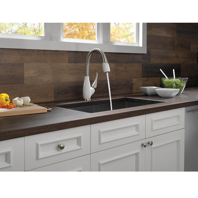 Delta Fuse Single Handle Pull-Down Kitchen Faucet, Stainless Steel (Open Box)