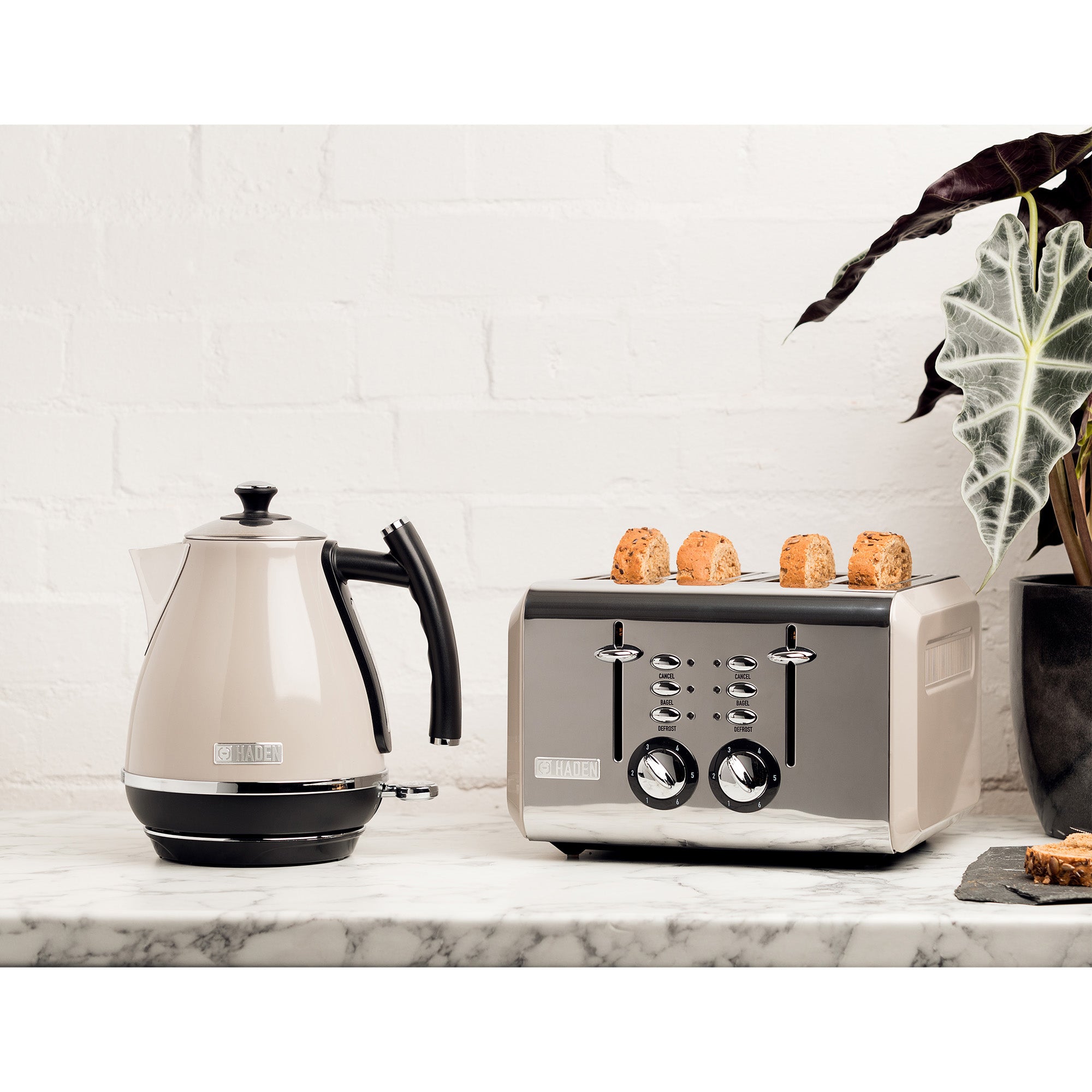 Haden Cotswold Wide Slot Stainless Steel Retro 4 Slice Toaster, Beige (Open Box)
