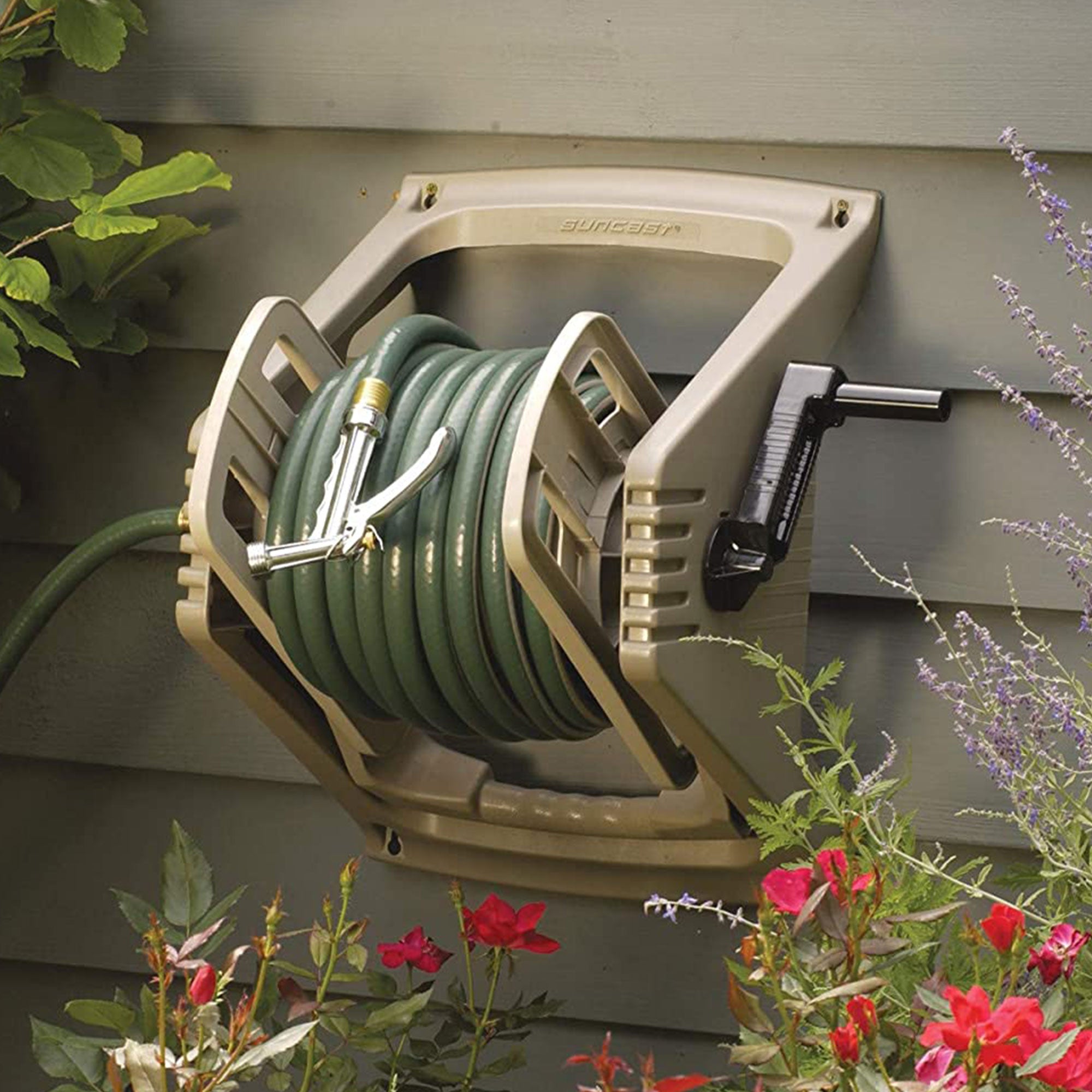 Suncast Hose Handler 100 Foot Tote or Wall Mountable Garden Hose Reel (Used)
