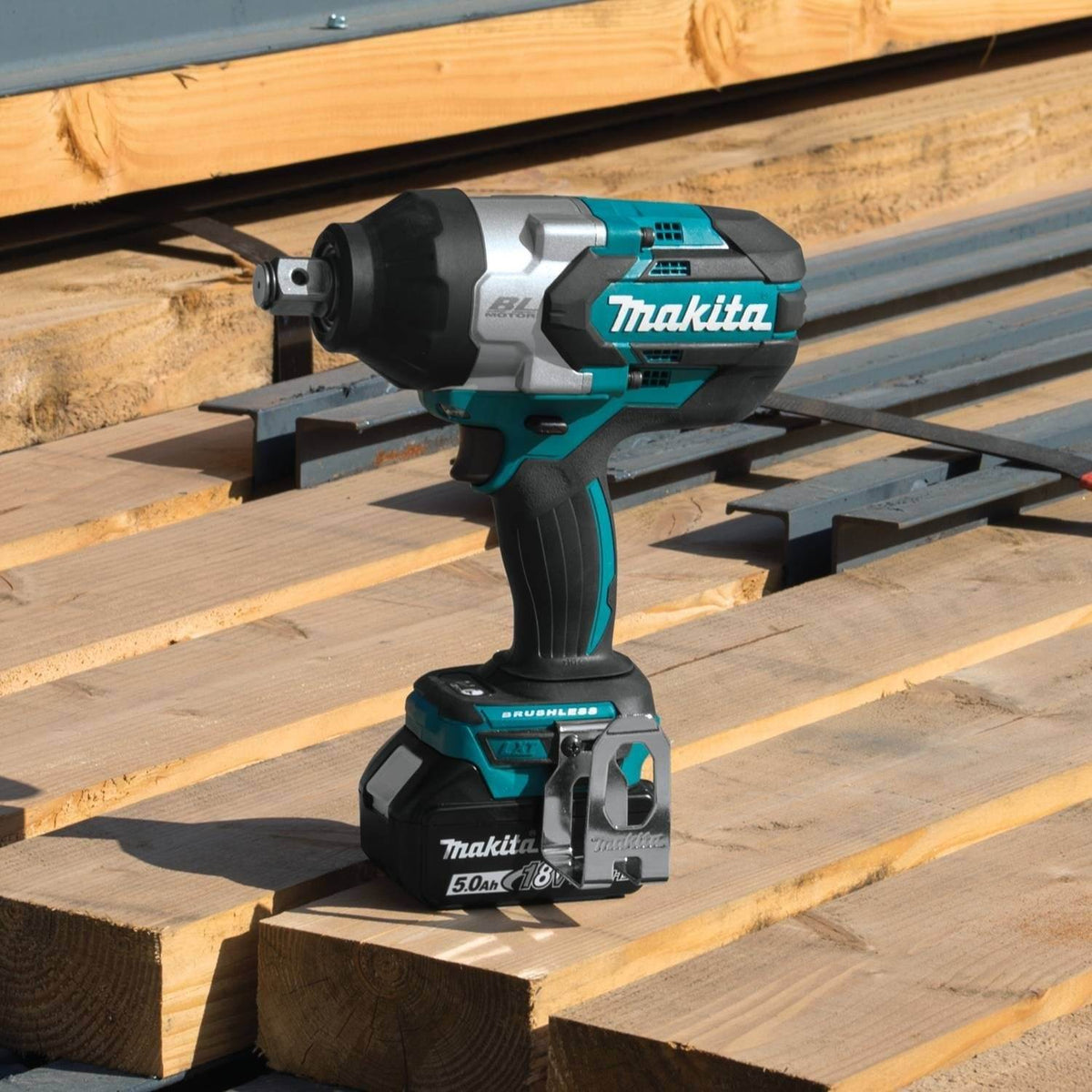 Makita 5 Ah 18V LXT Lithium Ion Brushless Cordless Impact Wrench Kit (Open Box)