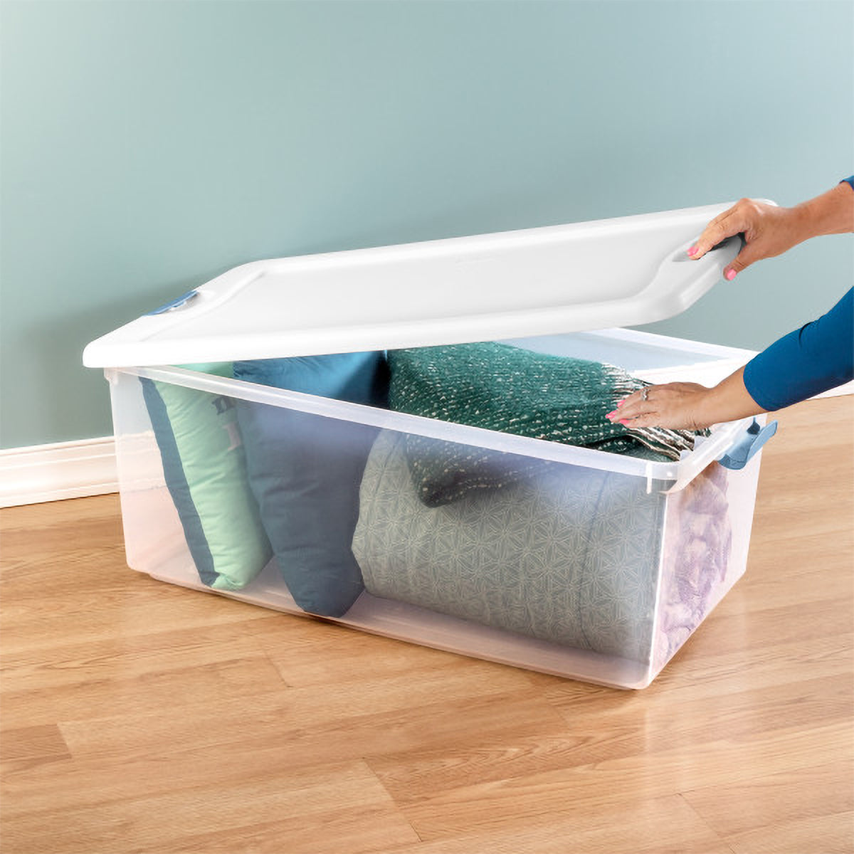 Sterilite 106-Qt. Clear Stackable Latching Storage Container(4 Pack) (Open Box)