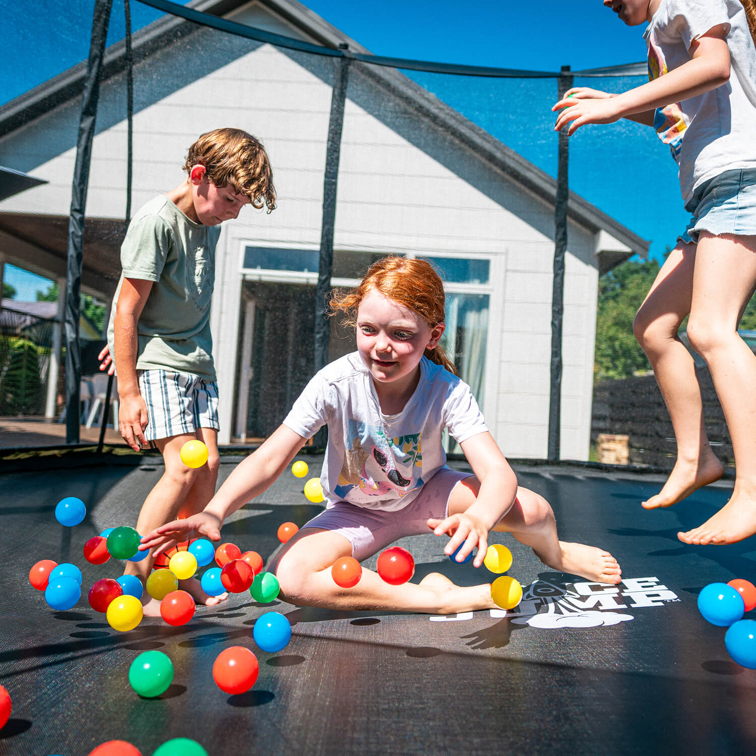 SpaceJump Astro 14' Round Outdoor Trampoline with Safety Net & Eclipse Sun Shade