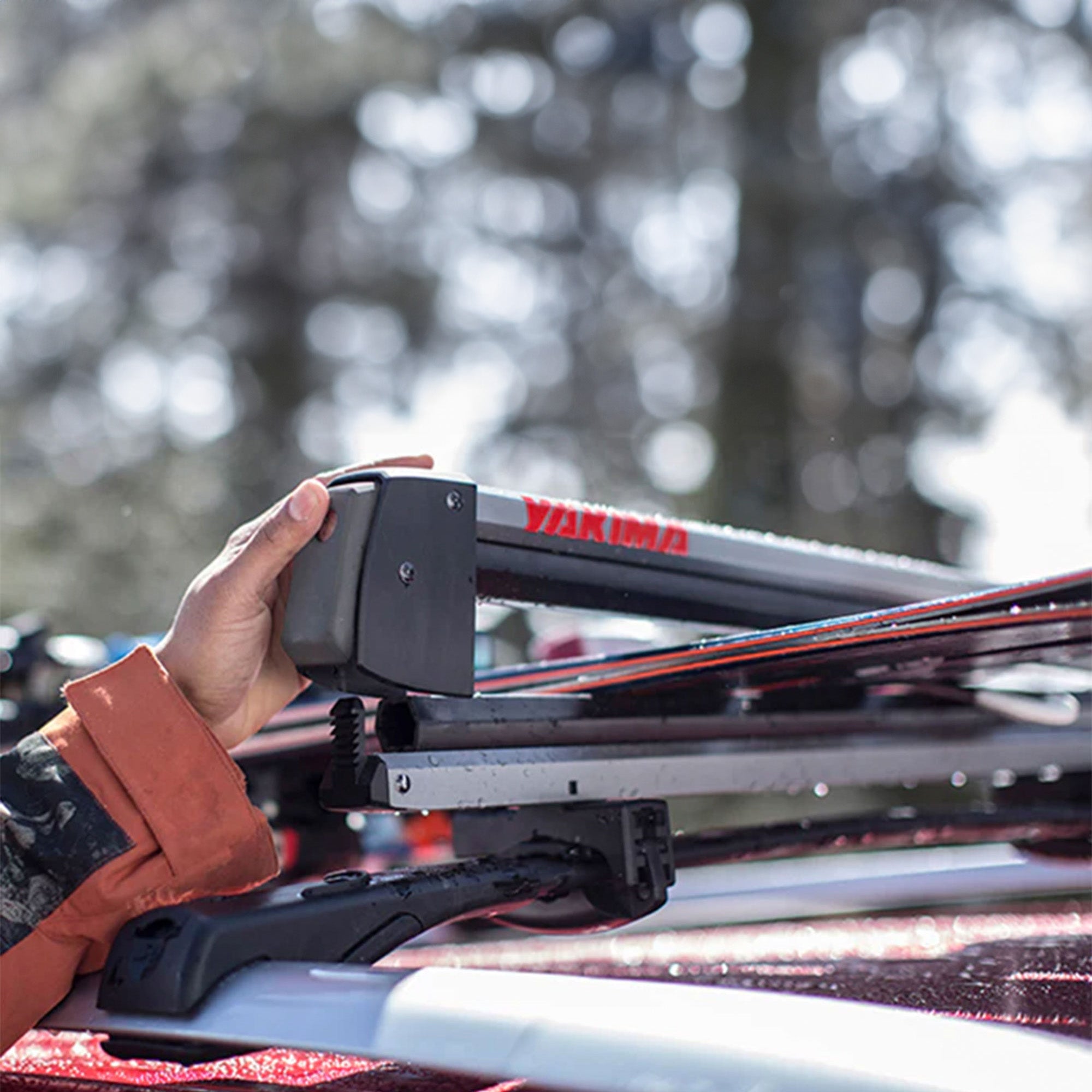 Yakima FreshTrack 6 Universal Car Roof Ski and Snowboard Rack, Black (Open Box) - VMInnovations