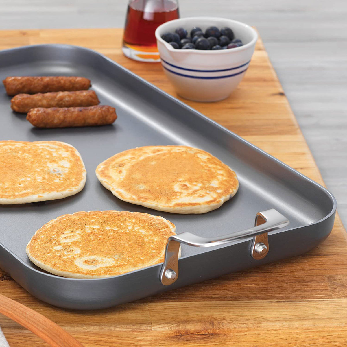 Emeril Lagasse 11 x 18 Inch Nonstick Hard Anodized Double Burner Griddle, GrayGoodCook 12 x 18 x 2 Inch Diamond Infused Nonstick Textured Bakeware Cake Pan