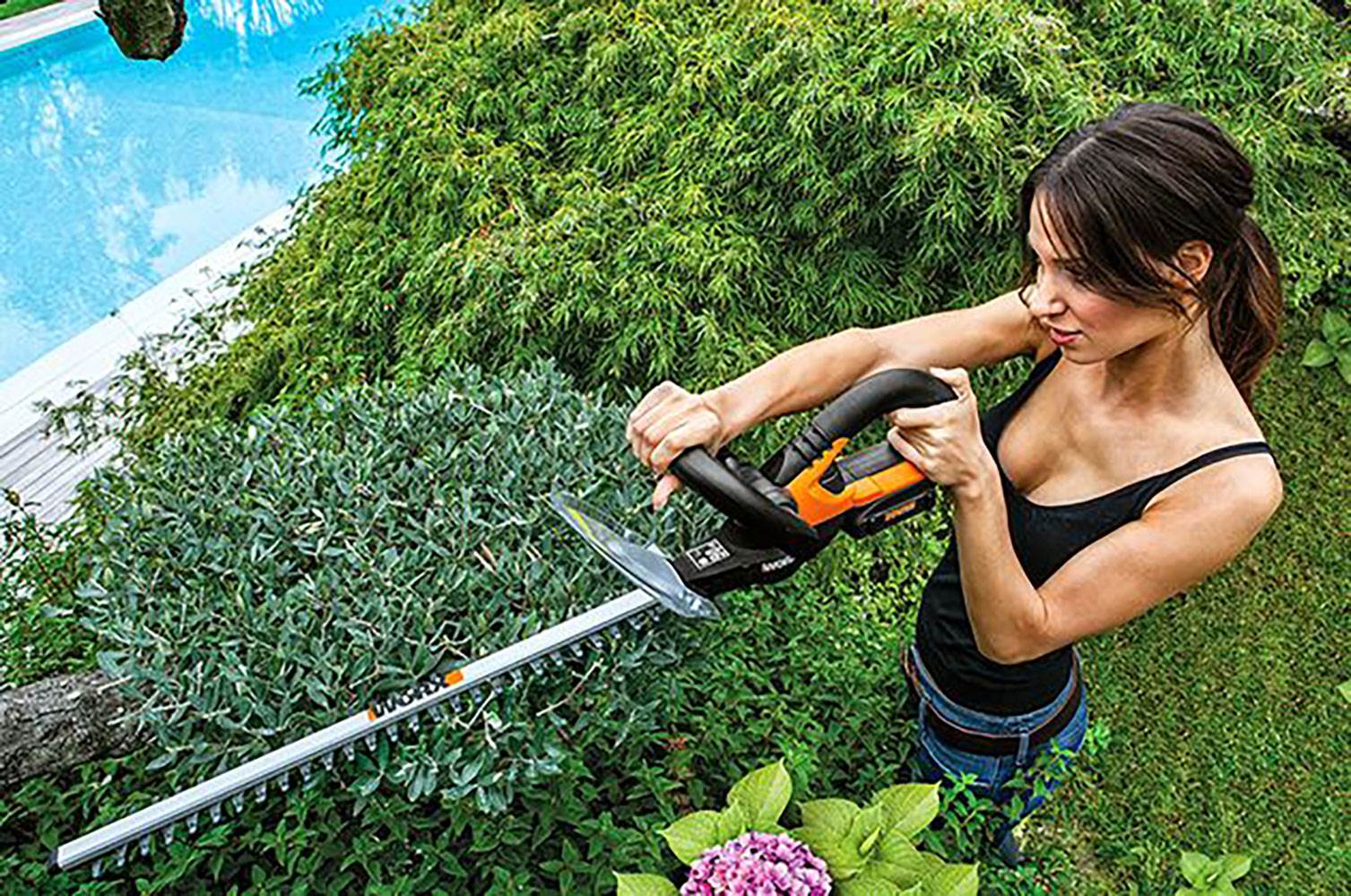 Worx 20-Inch 20V Dual Edge Electric Cordless Portable Hedge Trimmer | Open Box