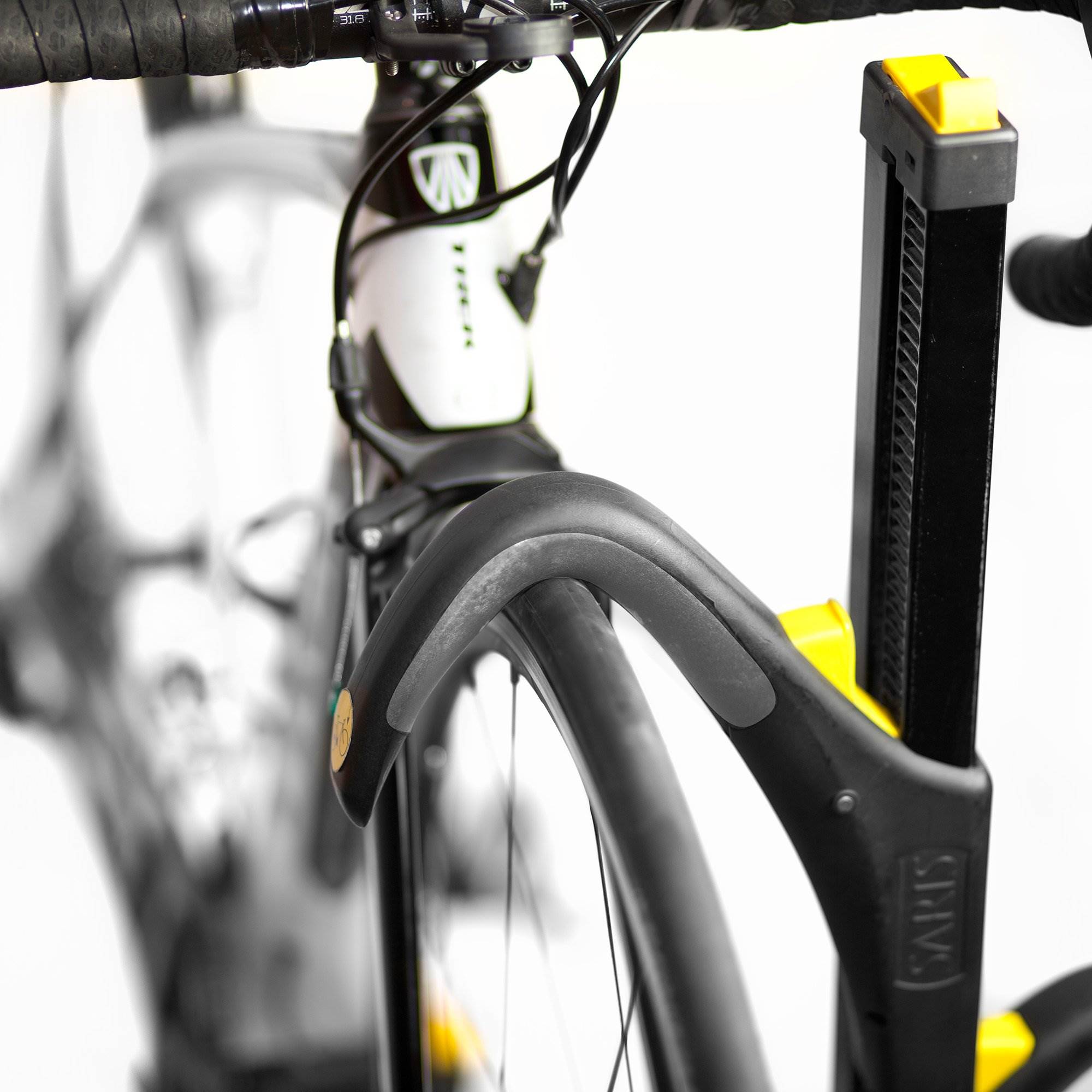 Saris Freedom Superclamp EX 2-Bicycle Rear Mount Car Carrier Hitch Rack (Used)