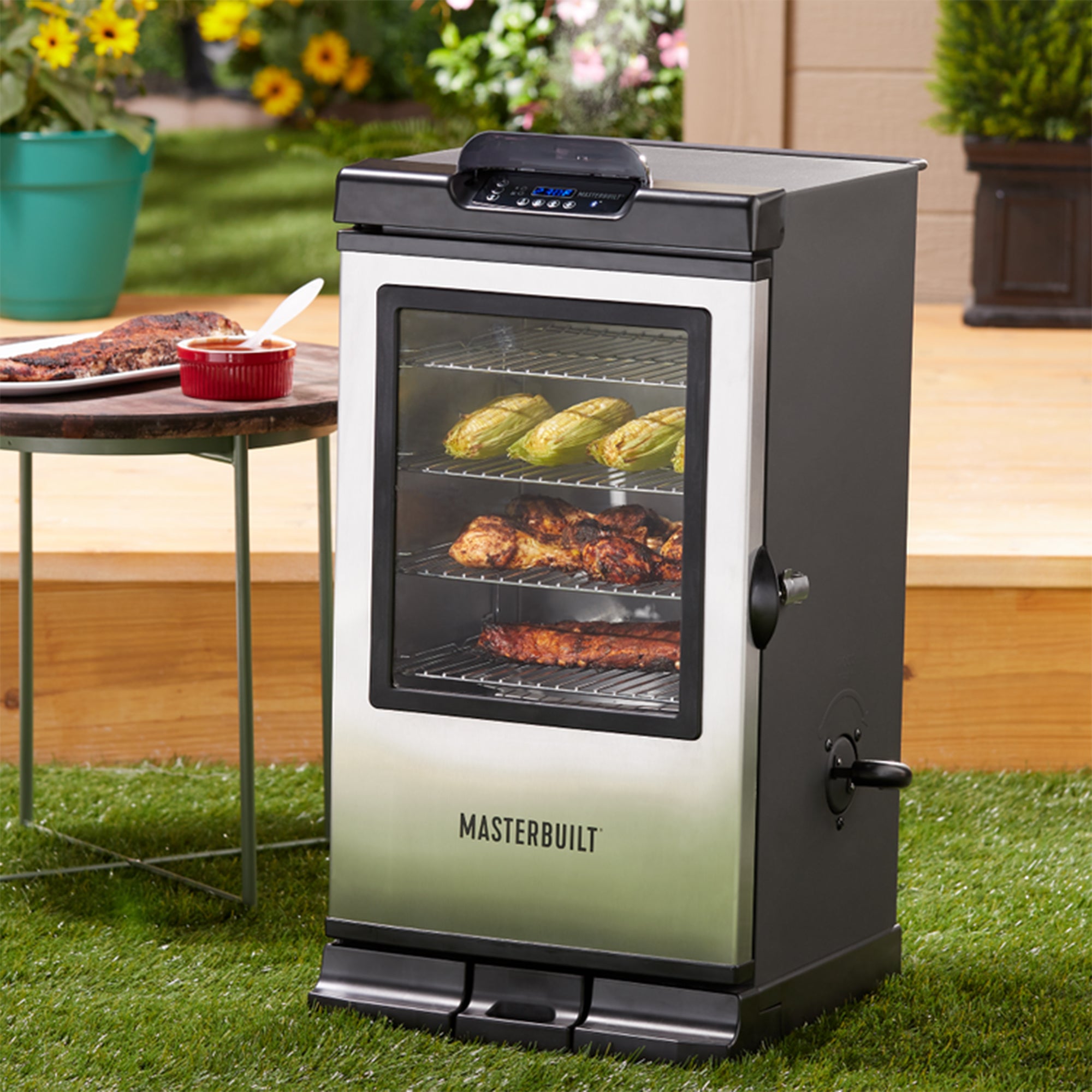 Masterbuilt 30 Inch Outdoor Bluetooth Smart Digital Electric Smoker (Open Box)