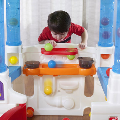 Step2 853900 Indoor Outdoor Wonderball Fun House with Ball Set and Pitchers