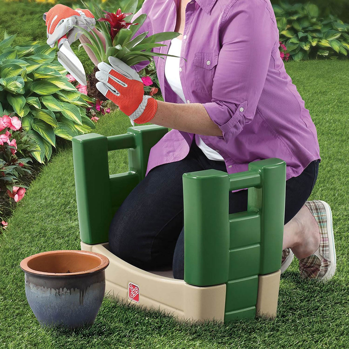 Step2 Pretend Play Plastic Gardening Yard Stool Kneeler Seat, Green (Open Box)