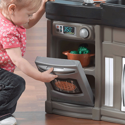 Step2 Pretend Play Kids Best Chef's Toy Cooking Set with Accessories (Used)