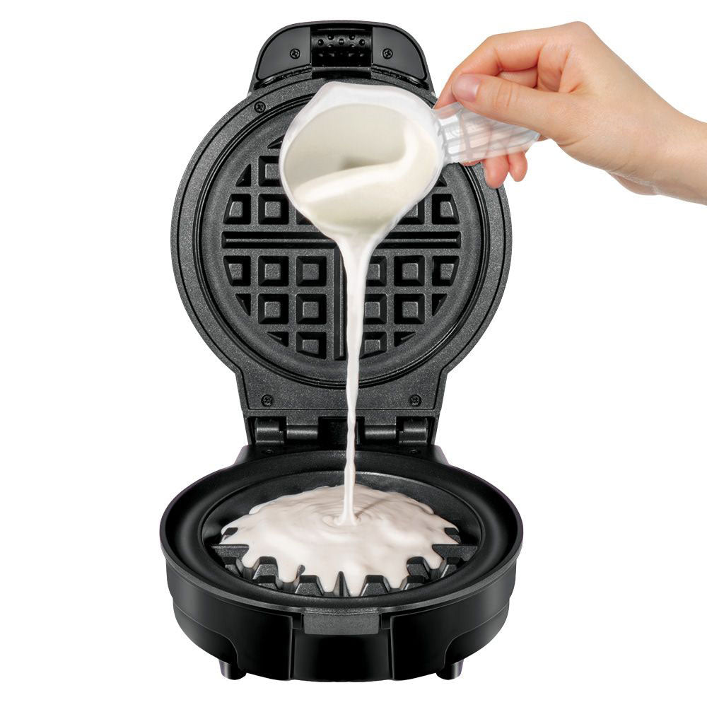 Chefman Anti Overflow Nonstick 4 Slice Electric Belgian Waffle Iron Black (Used)