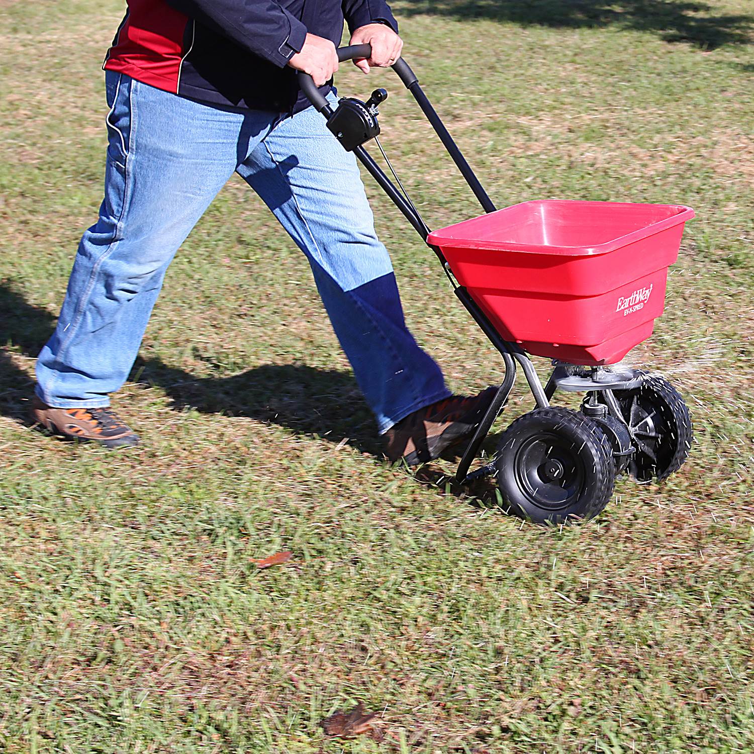 EarthWay Products Plus Deluxe Estate 80 Lb Broadcast Seed/Fertilizer Spreader