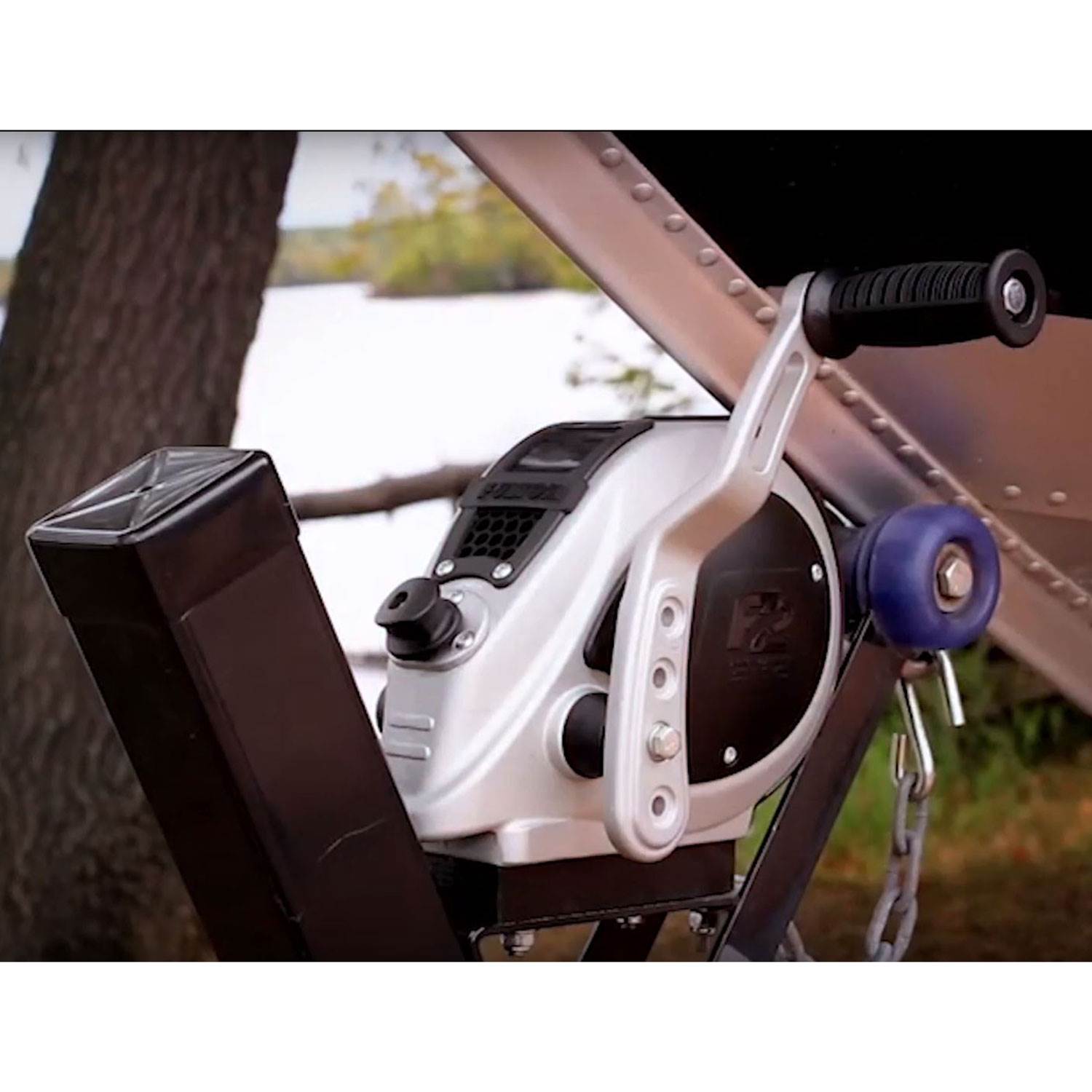 Fulton F2 Fully Enclosed 3200 Lbs 2 Speed Trailer Winch with Adjustable Handle - VMInnovations
