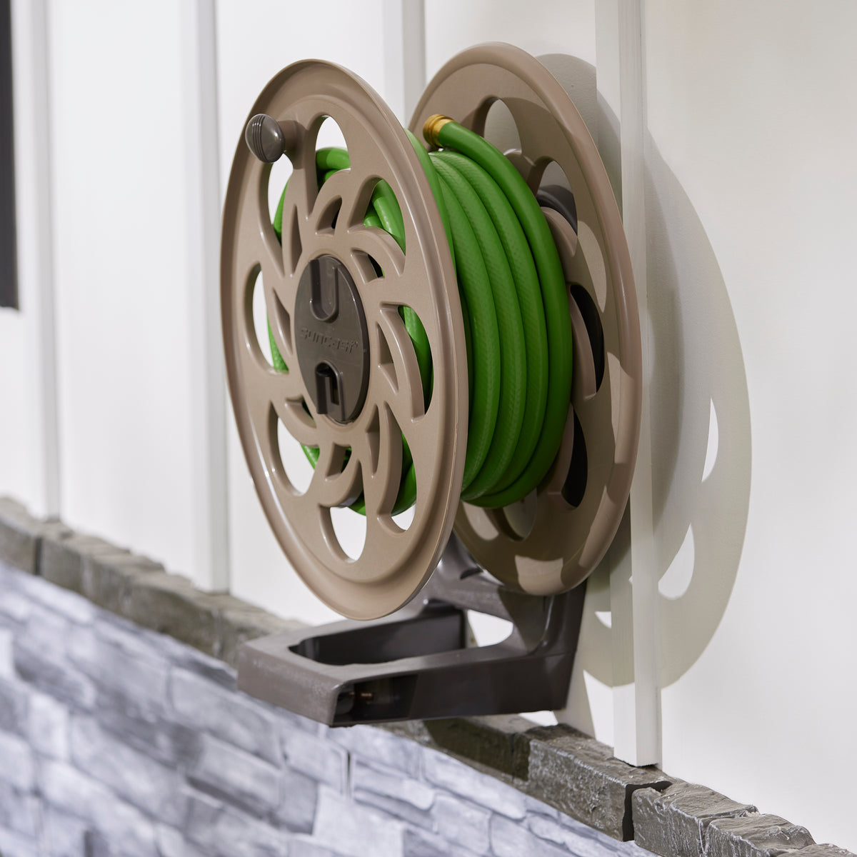 Suncast 125-Foot Wall-Mounted Side Tracker Garden Hose Reel w/ Guide (Open Box)