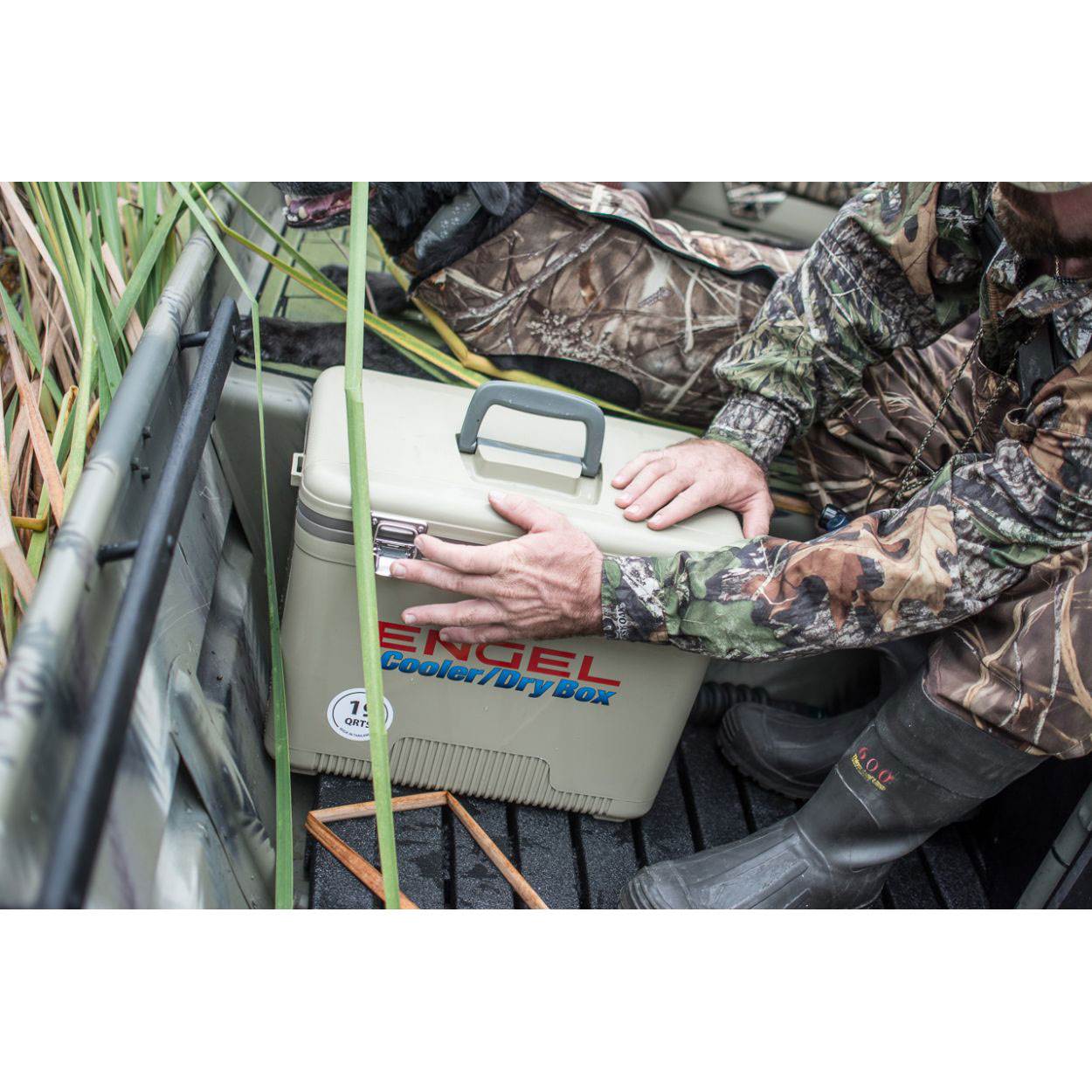 Engel 13 Quart Compact Durable Ultimate Leak Proof Dry Box Cooler, Tan (Damaged)