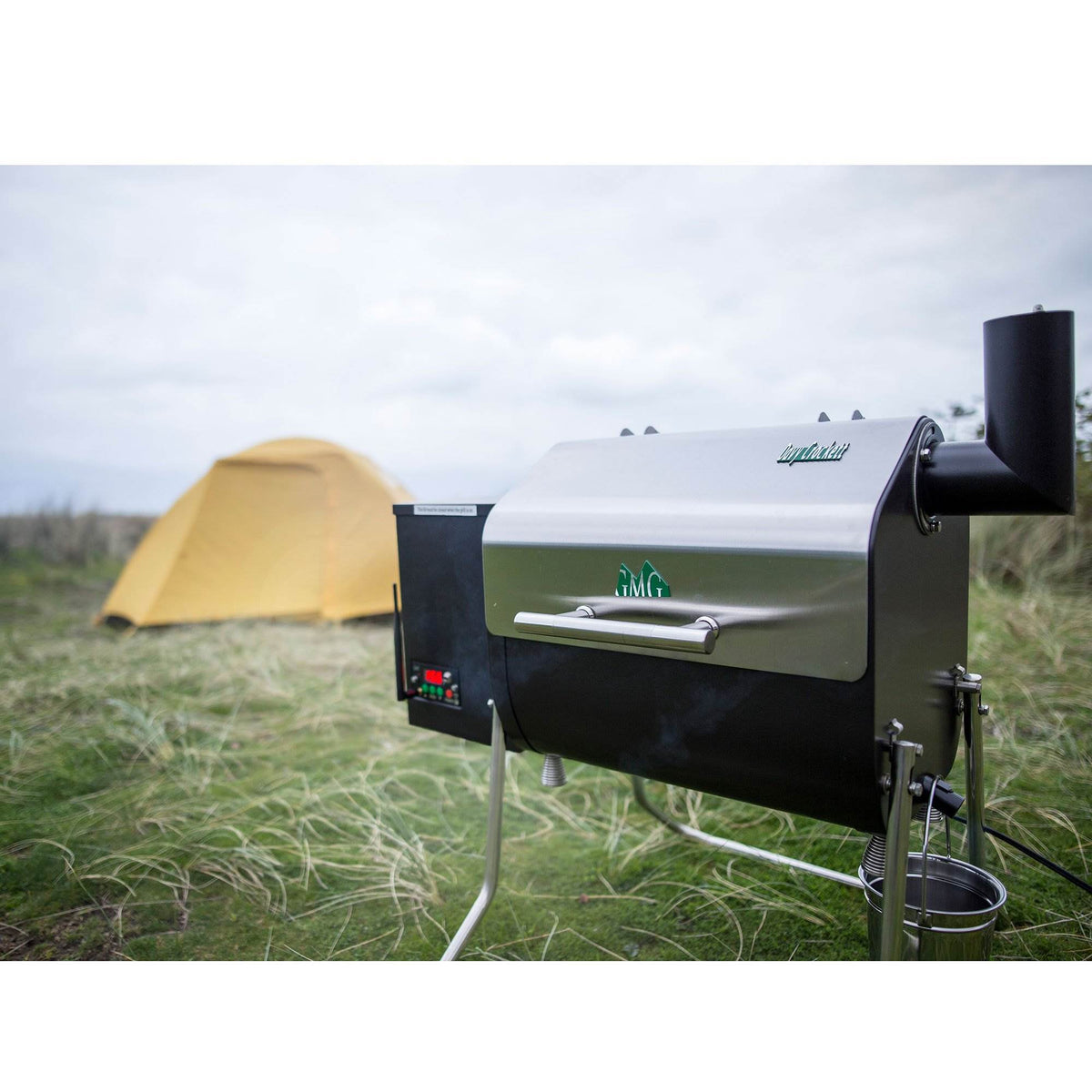 Green Mountain Davy Crockett Wifi Wood Pellet Grill with Cover & Pellet (4 Pack)
