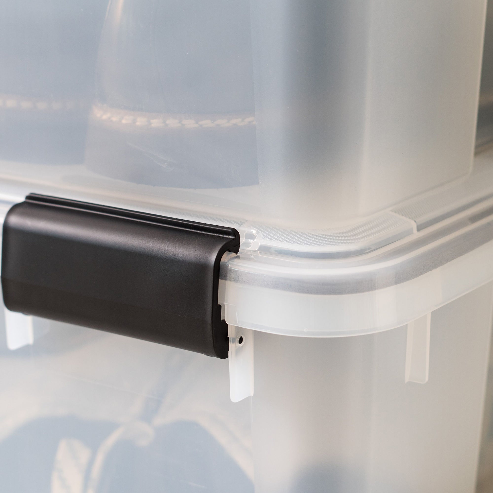IRIS USA 41-Quart Stackable Plastic WEATHERTIGHT Clear Storage Box, (8 Pack)