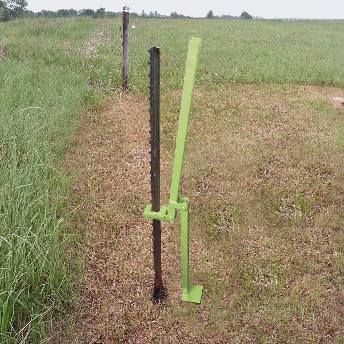 Field Tuff 17lb Lightweight Manual T Post Puller for Studded T Posts (Open Box) - VMInnovations