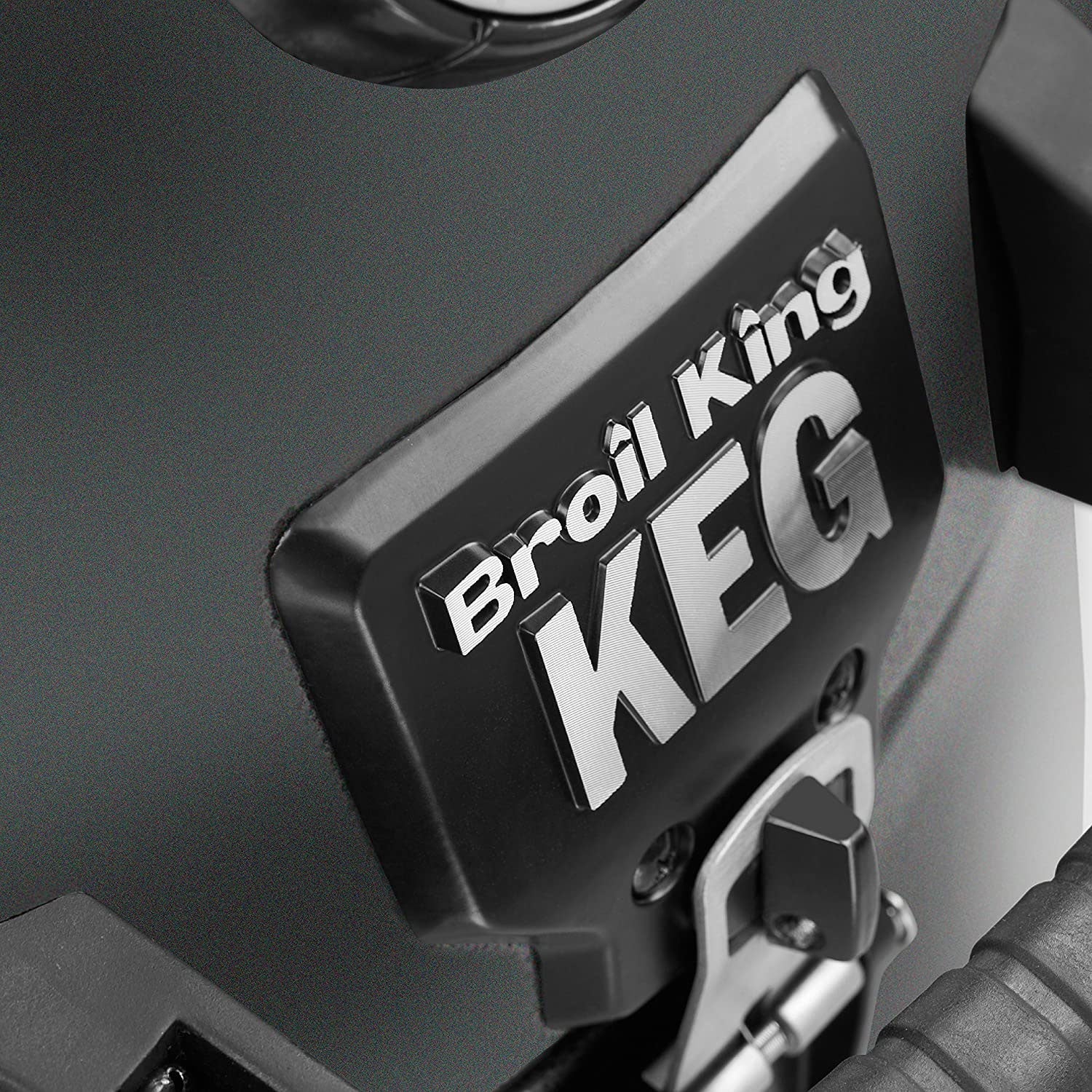 Broil King Keg 2000 280 Square Inch Heavy Duty Outdoor Charcoal Grill (Used)